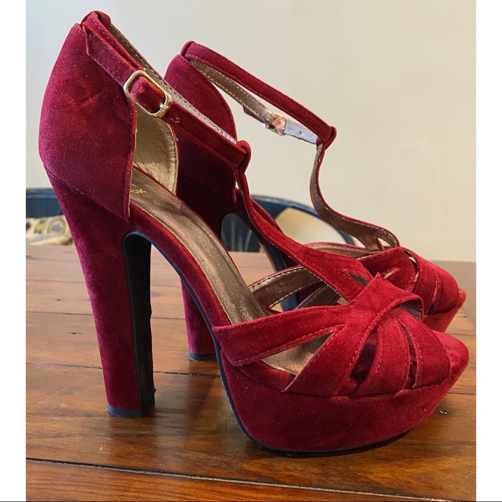 Velvet platform sandals